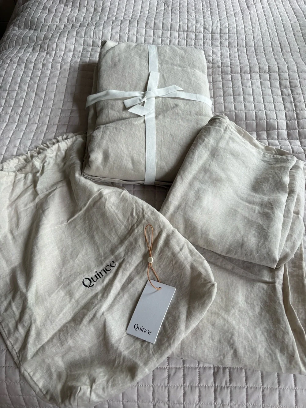 Like New Quince European Linen Duvet Cover Set - Natural Chambray, King/Cal King